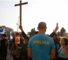 Защо свещеници на Балканите поведоха антиваксърска кампания