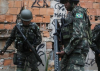 Бразилски банди използват дронове и човешки щитове, за да обират банки