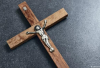 Пълно подчинение, страх и бой: какво преживях в християнска секта