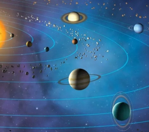 Защо телата в Слънчевата система обикалят в една равнина?