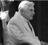 Папа Бенедикт XVI ще бъде погребан в три ковчега
