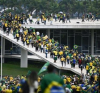 Хаос в Бразилия! Привърженици на Болсонаро нахлуха в бразилския парламент, искат преврат