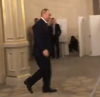 Путин си носи ла*ната в куфарче