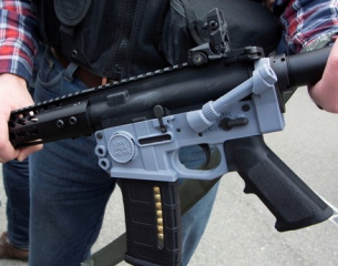 Испанската полиция разби незаконна 3D печатна работилница за оръжия