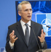 Столтенберг: Украйна ползва повече боеприпаси, отколкото НАТО произвежда