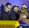 Зеленски се поклони пред тленните останки на своя вътрешен министър Денис Монастирски