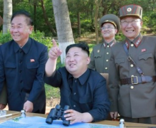 Северна Корея: Ким Чен Ун обещава „непобедима армия“ срещу САЩ