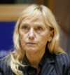 Елена Йончева иска да съди Австрия и Нидерландия