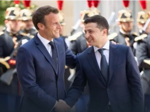 Ще се реши ли в Мариупол съдбата на Макрон като президент на Франция?
