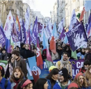 Хиляди на протест в Париж срещу пенсионната реформа