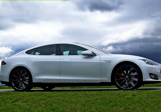 Революционна батерия за Tesla осигурява пробег 1200 км с едно зареждане
