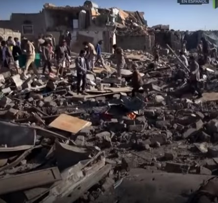 Арабската коалиция удари столицата на Йемен с 24-часова въздушна операция срещу хутите,