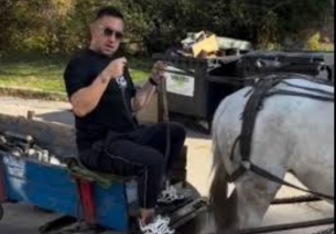 Заради Емрах Константин смени Поршето с... кон