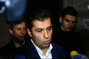 Попиляха Кирил Буратино Петков: Тотален дебил, който дори и на празниците си прави политически ПР