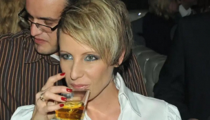 Замесиха Джина Стоева в голяма измама, пратиха я в Истанбул за Нова година