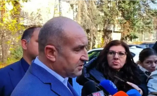 Радев се хвана в собствения си капан, срещал се с човек на Божков