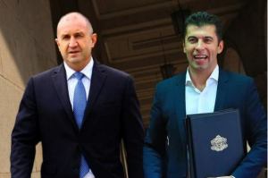Недодяланост в публична кройка