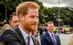 Може ли принц Хари да загуби титлата си като Андрю?