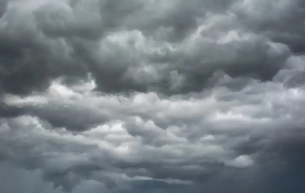 Времето днес, прогноза за понеделник, 10 ноември: Остава облачно и дъждовно