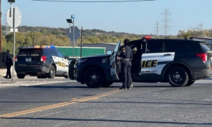 Озеленител ликвидира трима колеги в Тексас и се самоуби. Мъж застреля двама свидетели при обир в Чикаго