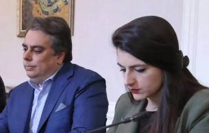 Война: Борба за власт и заплахи между Василев и Лена, каквито партията не е виждала