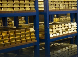 Какво стои зад рекордните нива на изкупуване на злато в Америка?