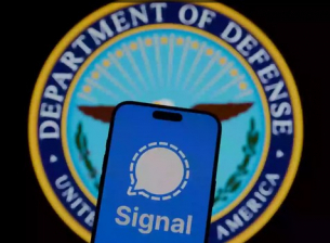Нов скандал в Пентагона: още един общ чат в Signal