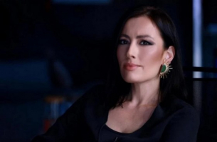 Красива и е....а новинарка в bTV пак е сама: Крие бащата на детето си
