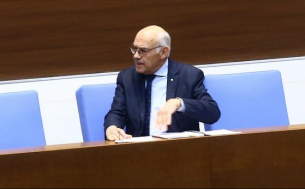 ДПС-Ново начало привика шефа на КЕВР, той се сблъска с журналист