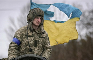 Украински депутат разкри как командирите на ВСУ трупат пачки от войната