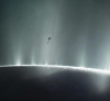 Телескопът Джеймс Уеб откри огромен гейзер на Енцелад, изхвърлящ вода на стотици мили в космоса