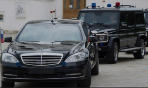 Парламентът бърза да свали хората на Румен Радев от колите на НСО