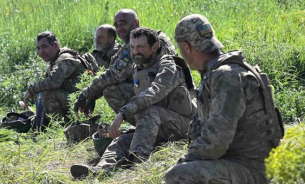 Украински депутат заяви за над 100 хиляди войници самоволно напуснали военни части