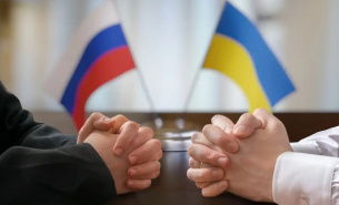 Срещата в Истанбул започна хладно, закъсня с 2 часа
