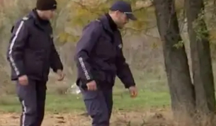 Цяла България говори за тези полицаи от Елхово! Спряха край пътя и...
