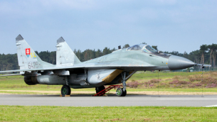 Трябва ли България да даде 80 милиона на Путин за МиГ-29?