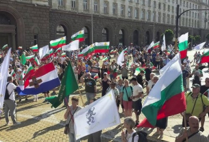 Защо протестираме