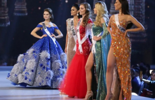 Двама от съдиите на &quot;Мис Вселена&quot; напуснаха заради съмнения в манипулация