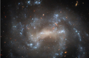 Телескопът Hubble откри спирална галактика, криеща любопитна тайна
