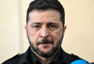 The Economist: Корупционният скандал в Украйна срина рейтинга на Зеленски