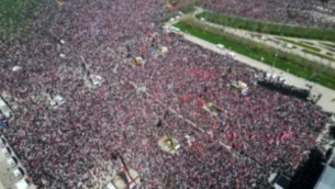 „2,2 милиона човека“: Рекордните протести в Турция настояват за свобода за Имамоглу и предсрочни избори