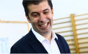 Кириле, бре, ако смяташ, че като си забранил коментарите под статусите ти, си супердемократ, пак си се объркал
