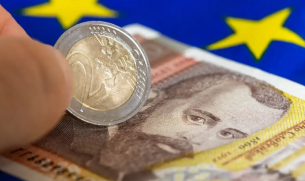 Валутният борд над лева пада