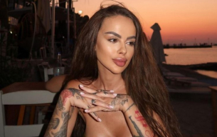 Сузанита остана само по прашки и взриви мрежата Снимка 18+