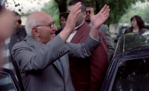 Жената каучук с пикантно признание за Тато: Подадох му с уста...