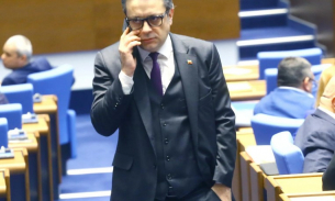 Биков предупреди за модела &quot;Асен Василев&quot;: Внимавайте с обяда, че сметката идва