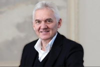 Приятел на Владимир Путин е истинският купувач на 