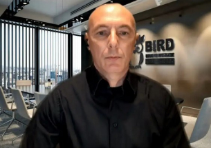 Генерирана от ИИ &quot;журналистка&quot; пуснала разгромяващ материал срещу екипа на BIRD