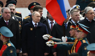 Путин очаква огромен подарък от САЩ за 9 май: Крим става руски, Украйна се отказва от НАТО