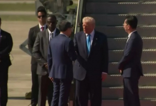 Тръмп кацна в Сеул, Пхенян го "приветства" с изпитание на крилати ракети